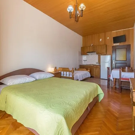 Kod Cara Guest house Lokva Rogoznica