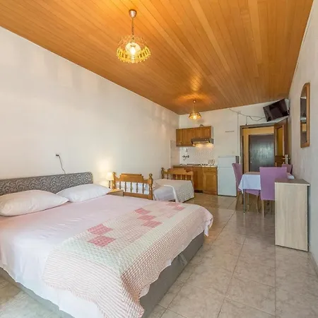 Kod Cara 3* Lokva Rogoznica
