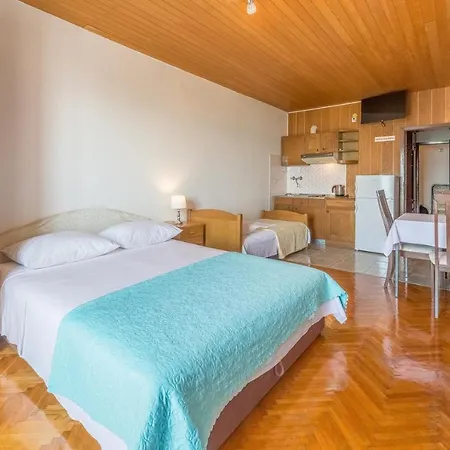 Kod Cara 3* Lokva Rogoznica