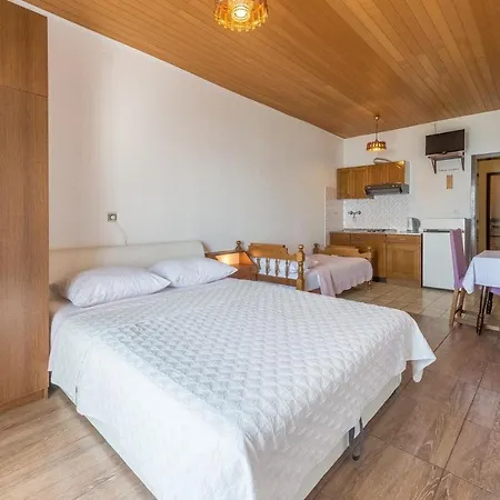 Kod Cara Guest house Lokva Rogoznica