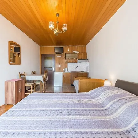 Kod Cara Gæstehus 3*